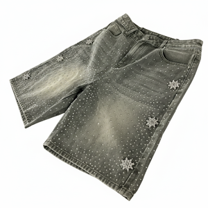 Shorts de mezclilla pesados personalizados para hombre, estilo urbano, con pedrería en toda la prenda, shorts de mezclilla para hombre y mujer - Product Image 2