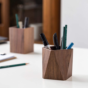 Organisateur de bureau écologique en bois de noyer, porte-crayons personnalisé en bois - Product Image 2