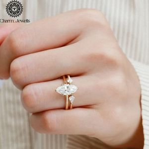 Bague de fiançailles classique pour femme Charm_Jewells en argent plaqué or jaune avec moissanite taille coussin et sertissage à griffes - Product Image 3