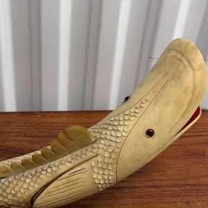 Pièce décorative en corne faite à la main, conçue pour la décoration d'étagères et comme accent d'intérieur. Pièce décorative en corne adaptée à la maison et aux hôtels, à prix avantageux. - Product Image 1