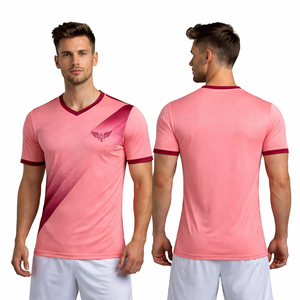 เสื้อฟุตบอลสีชมพูแบบกำหนดเอง คอวี ชุดฟุตบอลปี 2026 ระบายอากาศได้ดี แห้งเร็ว แบบซับลิเมชั่น เสื้อฝึกซ้อมทีม OEM ชุดกีฬา - Product Image 1