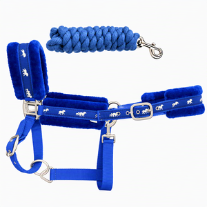 Conjunto de Cabestro para Caballo Acolchado con Piel Sintética Azul Premium y Correa a Juego |   Cabestro Ajustable de Nailon para Caballo con Forro de Felpa Suave - Product Image 1