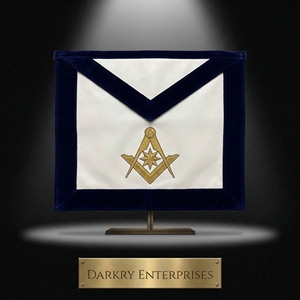 Tablier maçonnique artisanal sur mesure en velours bleu foncé avec broderie en fil d'or, compas carré et couronne - Product Image 5