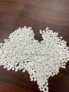 Additif plastique 3 Filler Masterbatch pour les fabricants de plastique destiné à l'extrusion de sacs de courses et de films d'emballage - Product Image 3