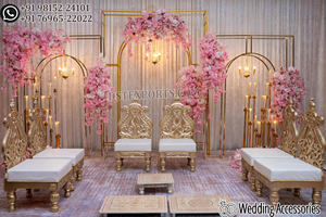 ชุดเก้าอี้ตกแต่งมณฑปงานแต่งงานแบบคลาสสิก ชุดเก้าอี้เวดีสีทองสำหรับพิธีแต่งงานแบบกูจารัตติ เก้าอี้มณฑปงานแต่งงานแบบร่วมสมัย - Product Image 4