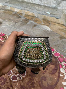 Women's Pearl Beaded Metal Clutch Bohemian Style Magnetic Closure Evening Use - Product Image 5