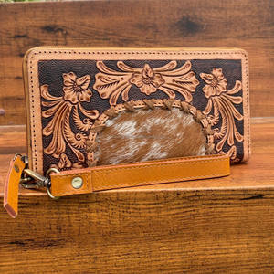 กระเป๋าคลัทช์หนังวัวสำหรับผู้หญิงทำมือแบบมีสายคล้องข้อมือทำจากหนังแท้โลโก้ที่กำหนดเอง - Product Image 4