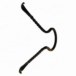 Support en fer pour corne à boire Vinking, disponible en style médiéval 2026, permettant de poser votre corne de manière sécurisée pour éviter les déversements. - Product Image 2