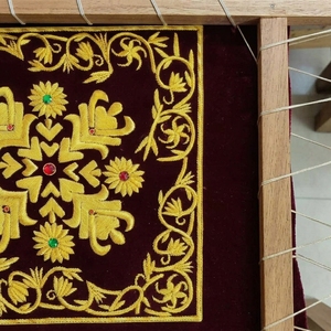 Parche Bordado a Mano con Monograma Mariano en Oro, Corona Litúrgica, Estrella, Estandarte de Iglesia, Velo de Cáliz Católico, Vestimenta - Product Image 6