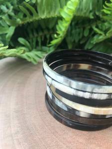 Ensemble de bracelets en corne de buffle pour femmes, bijoux faits à la main, écologiques, avec une finition lisse et brillante, artisanat de bracelets en corne. - Product Image 4
