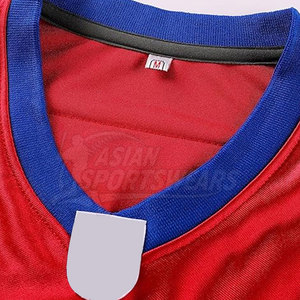 Maillot américain fabriqué en tissu respirant conçu pour garder les joueurs au frais et au sec pendant les matchs intenses - Product Image 3