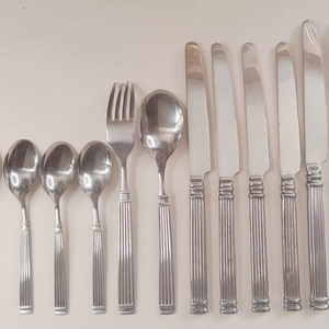 Juego de Cubiertos con Acabado Plateado Simple, Perfecto para Eventos, Catering, Uso Diario, Comedor de Oficina, Cafeterías y Cenas en Casa, de la India - Product Image 1