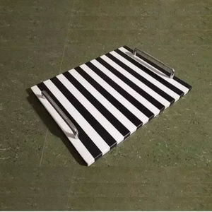 Plateau de service décoratif en résine fait main, idéal pour la cuisine, les restaurants, les hôtels et la maison – Prix de gros - Product Image 1