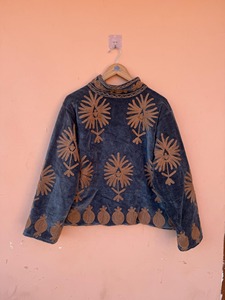 Veste en coton brodée à la main à motifs floraux indiens, manteau d'hiver pour femme, cadeau élégant pour elle, veste pour fête d'Halloween - Product Image 6
