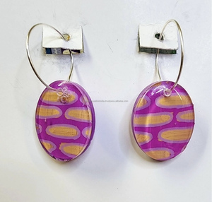 Boucles d'oreilles en bois et résine de qualité supérieure cadeaux pour femmes anciens avec des bijoux spéciaux faits à la main - Product Image 3