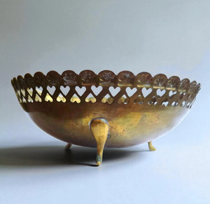 Brass Fruits Bowl <b>Basket</b> With Handle Home Decor Excellent Tableware Centerpiece Heart Cutouts Rim Design Brass Fruits Bowl - Product Image 5