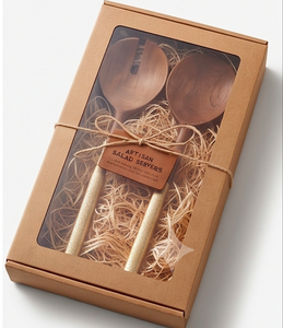 Ensemble de cuillères de service en bois avec manche en métal doré, design minimaliste, couverts modernes pour la restauration, les événements et les repas. - Product Image 4