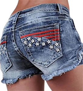 Shorts mini classiques en denim indigo à taille basse avec accents déchirés, tissu extensible doux et coupe décontractée - Product Image 6