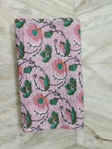 Edredón Kantha Estampado Floral con Tacto Suave y Estándar, Sábana Cosida para su Cama, de un Proveedor Indio de Mantas de Algodón - Product Image 5