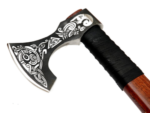Hacha Vikinga Nesh Premium Hecha a Mano, Acero con Alto Contenido de Carbono, Mango de Madera de Fresno, Hacha Nórdica Vikinga para Camping, Uso en Exteriores y Cocina, Hacha Decorativa - Product Image 3