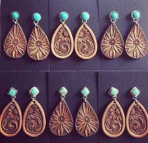 Boucles d'oreilles pendantes en cuir repoussé faites à la main, motif tournesol, incrustation d'opale, style vintage, bijoux artisanaux pour femme, cadeau - Product Image 3