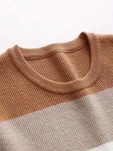 Pull décontracté rayé pour homme, col rond, coupe ajustée, rayures horizontales multicolores, tricot chaud pour l'automne et l'hiver - Product Image 3