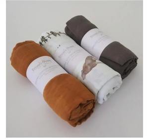 Couverture pour bébé Oaptimo de style européen, 100% coton mousseline, rembourrée de laine, antibactérienne, personnalisable - Product Image 1