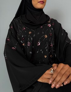 Suministro Directo de Fábrica: Abaya de Fiesta Larga de Rayón Ligero para Verano, con Cuello Alto, Manga Larga y Bordado - Product Image 1