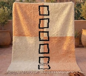 Tapis berbères marocains faits à la main en laine 100% Ait |   Tapis Beni Ourain noués à la main |   Tapis tribal shaggy bohème à poils moyens épais - Product Image 1