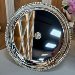 Plateau en laiton avec revêtement argenté, base en laiton massif, bord lisse, finition laiton et or, pour cadeaux et hôtellerie - Product Image 1