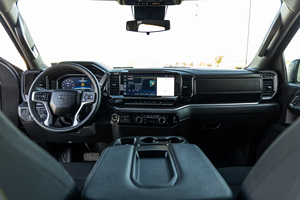 Chevrolet Silverado 1500 LT Trail Boss 4x4 Usada, Año 2025 - Product Image 4