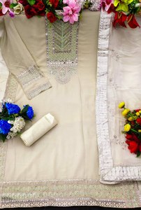 Buen Precio, Tela Georgette de la Mejor Calidad, Hermoso Diseño de Cuello, Anarkali Salwar Kameez con Conjunto de Dupatta de SHREE INDIAN EXPORTS - Product Image 6