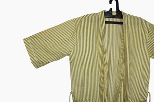 Bata Kimono de Algodón Suave y Transpirable con Estampado de Dibujos Animados Naaz Textile para Mujer, Camisón de Verano Hecho a Mano ODM con Cuello en V y Cintura Elástica - Product Image 4