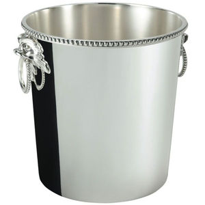 Enfriador de botellas individual de aluminio reciclado hecho a mano con asas de perlas, elegante cubo de hielo plateado con diseño de mariposa y cadena de perlas. - Product Image 6