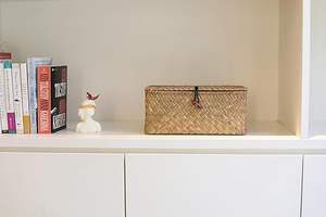 Panier de rangement en jonc de mer rectangulaire tressé à la main avec couvercle pour étagère, usage domestique, fabriqué au Vietnam - Product Image 3