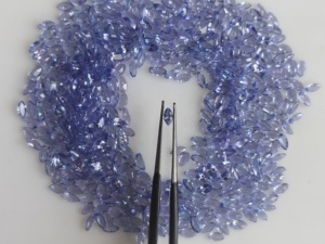 Tanzanite bleue naturelle 4x2MM taille marquise, pierre précieuse de qualité supérieure avec jeu de couleurs pour la fabrication de bijoux - Product Image 1