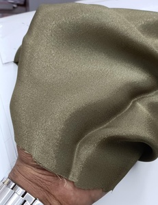 Tissu satiné Shikara uni, largeur 44, 20 mètres, idéal pour les robes de fantaisie, les Kurtis, les saris, matière polyester brillante et lisse pour les tenues ethniques. - Product Image 6