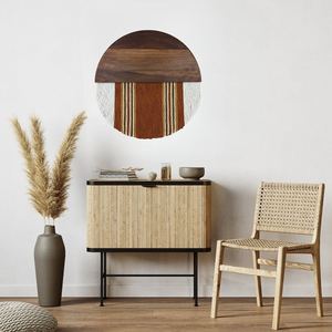 Decoración de pared redonda de madera hecha a mano, estilo bohemio, con flecos de borlas en tonos tierra naturales para decoración de pared en el hogar u oficina. - Product Image 1