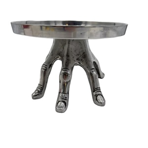 Bandeja de Aluminio Plateado Hecha a Mano con Forma de Mano, Soporte para Velas de Navidad Único, Decoración para el Hogar y el Jardín - Product Image 2