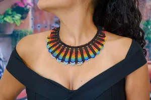 Collier Huichol festonné au design spécial pour les fêtes, idéal pour anniversaire, Noël, mariage, anniversaire de mariage - Product Image 1