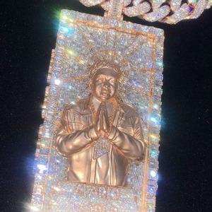 จี้เงินแท้ 925 ชุบทอง ดีไซน์หรูหรา ประดับเพชรโมอิสซาไนต์ VVS1 D GRA รูปคนแบบ 3 มิติ สำหรับผู้ชาย ผ่านการทดสอบ - Product Image 5