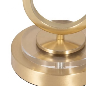 Lámpara de Mesa Infinity Loop de Metal con Base de Hierro Dorado Cepillado, Pantalla de Lino Premium, Iluminación Ambiental Cálida para Interiores de Lujo - Product Image 3