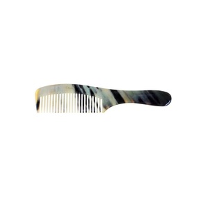 Peigne en corne de buffle pour femme et homme, usage professionnel en salon, qualité supérieure, 100% corne naturelle, peignes à cheveux élégants, peigne en corne très vendu. - Product Image 1