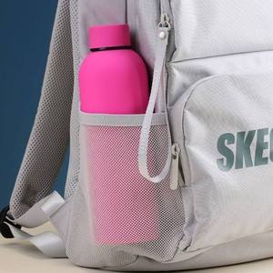 Botella Deportiva Aislada con Logotipo Grabado Personalizado, Recipiente de Acero Inoxidable de Doble Pared para Gimnasio - Product Image 4