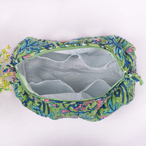 Bolsa de Maquillaje Portátil Hecha a Mano con Cierre y Acolchado de Algodón Ecológico, Diseño Único, Multifuncional, Reutilizable y Grande - Product Image 5