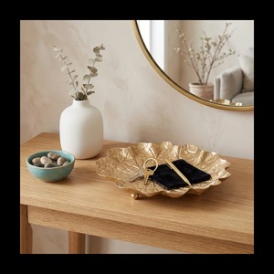 Gold Leaf Shape Metal Storage Tray Polished Finish Single Compartment For Table Use Modern Luxury Design Embossed Pattern - Product Image 6