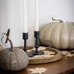 Candelabros cónicos de tallo de Material de hierro fundido para decoración del hogar minimalista antiguo a la venta desde India - Product Image 3