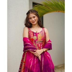 Hermoso vestido Anarkali y Dupatta para ropa de fiesta-Talla XS - Product Image 3