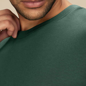 T-shirt vert foncé à col rond pour homme – Coton doux, coupe classique, manches courtes, décontracté, pour tous les jours, été, effet superposé à l'avant, séchage rapide - Product Image 6