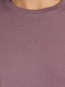 เสื้อยืดคอกลมผู้หญิงสีพื้นขนาดใหญ่พิเศษ ผ้าฝ้าย 100% ทรงหลวม แขนปกติ ระบายอากาศได้ดี ผ้าเจอร์ซีย์ ใส่ได้ทุกฤดู รับผลิตแบบ OEM - Product Image 3